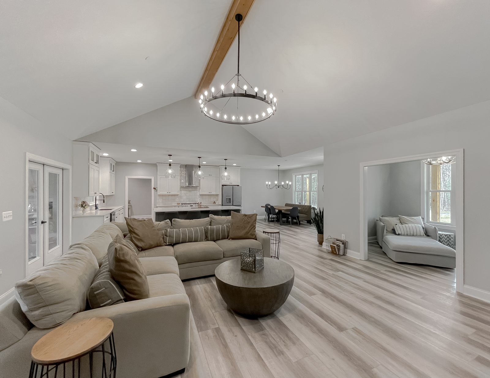 Oak Hill Farmhouse by Shady Lane Construction, gallery photo 4