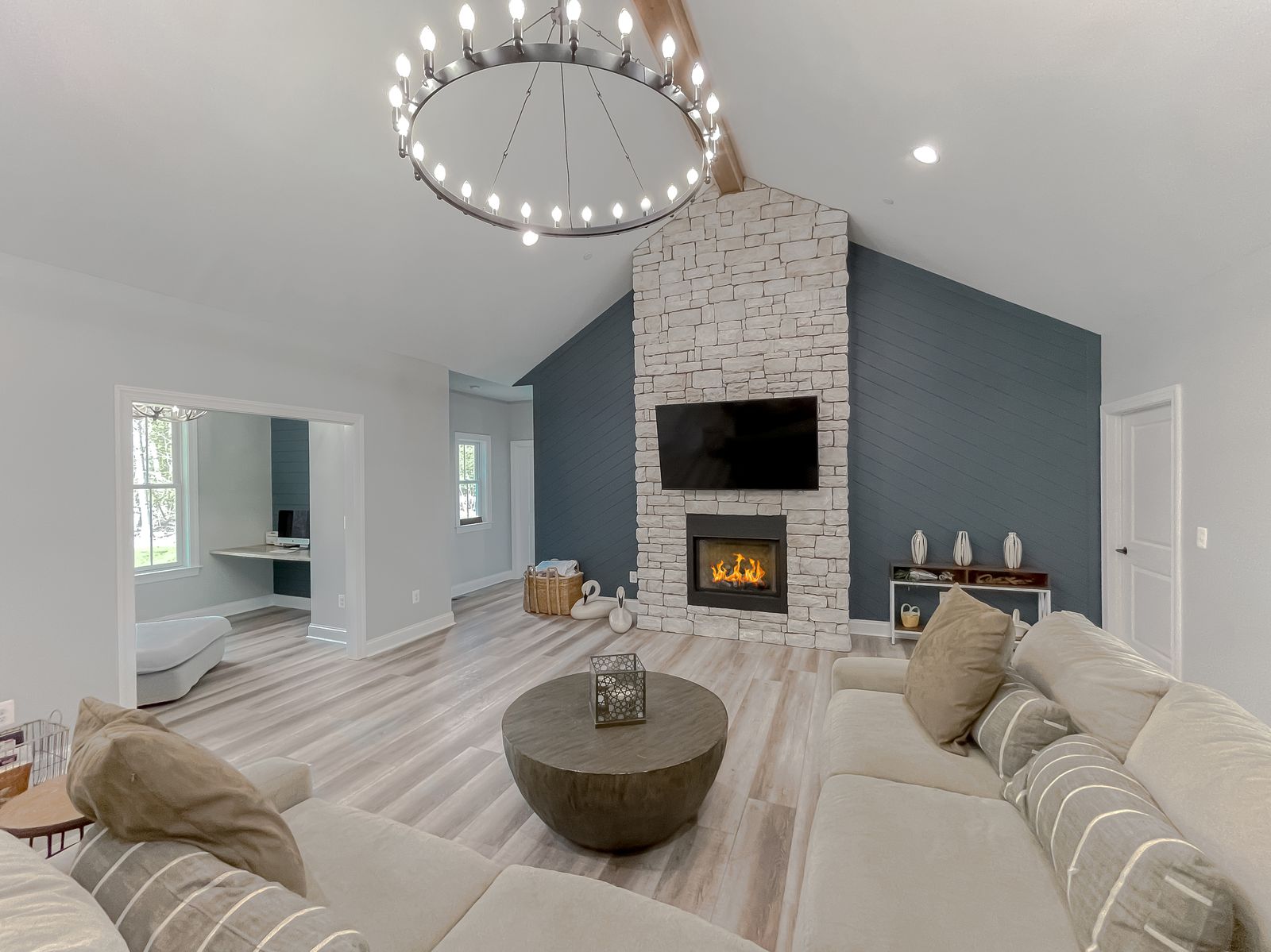 Oak Hill Farmhouse by Shady Lane Construction, gallery photo 7