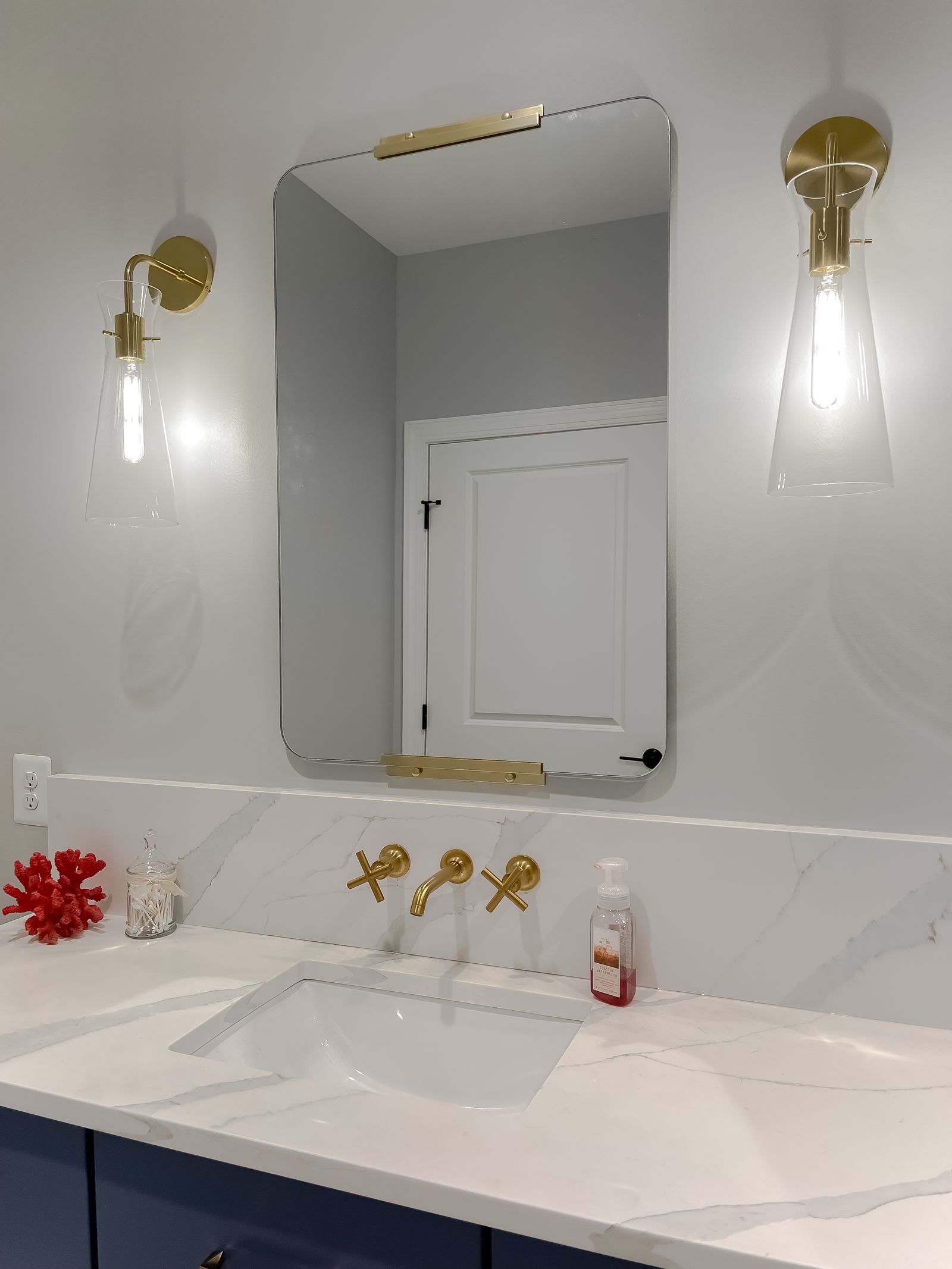 Oak Hill Farmhouse by Shady Lane Construction, gallery photo 10
